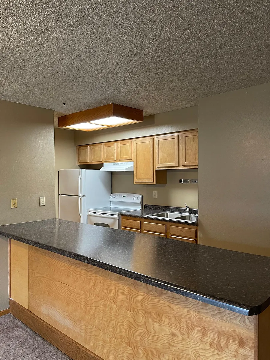 Building Photo - 340 E Burlington St #2