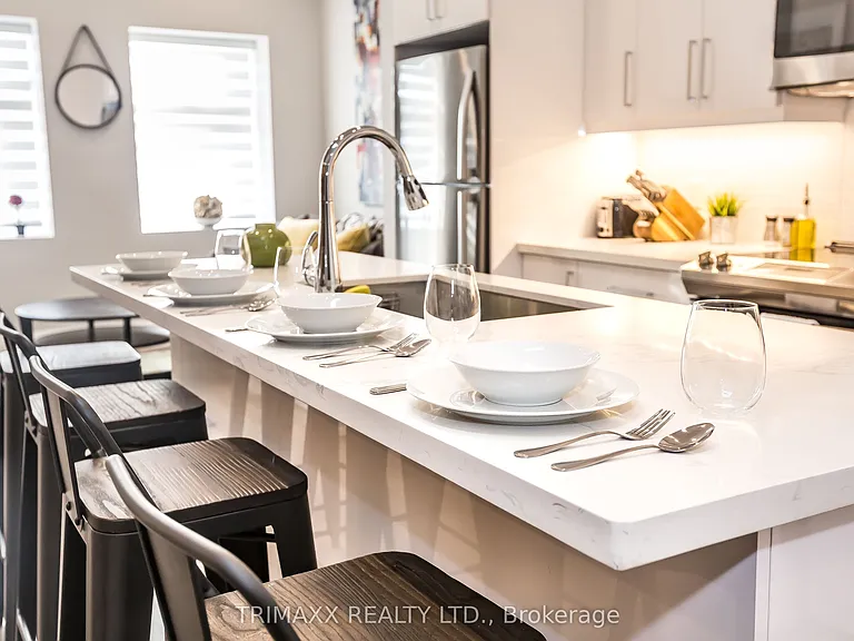 1220 King St W #A — Photo 6