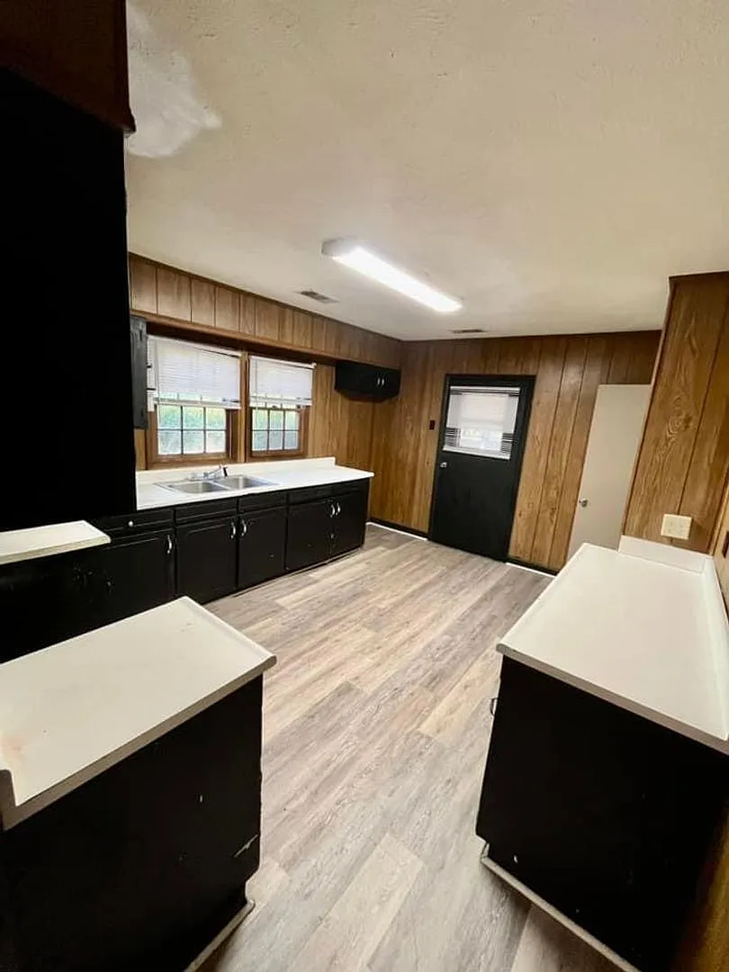 3 Bed 1 Bath House For Rent — Photo 3