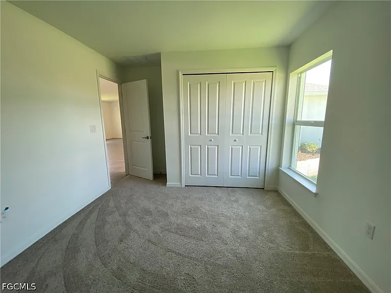 1906 Jacaranda Pkwy W — Photo 8