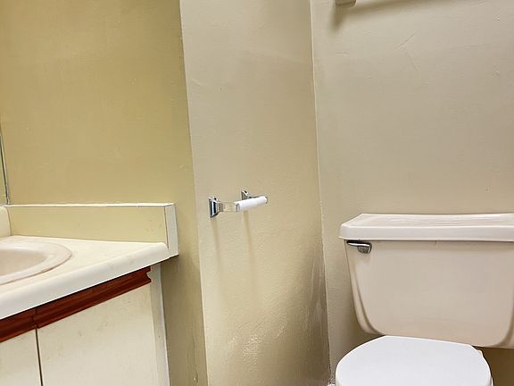 4th image of 3225 Oak Lawn Pl #1