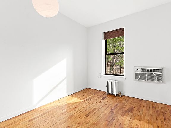 2nd image of 236 E 28th St APT 6C