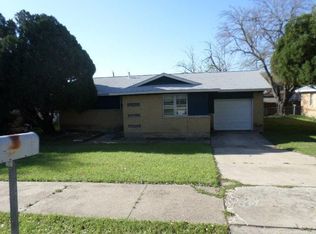 8013 Chaparral Dr, White Settlement, TX 76108