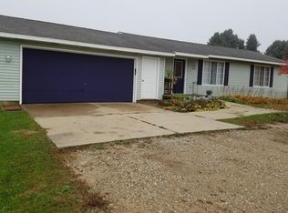 7501 Pine Island Dr NE, Belmont, MI 49306