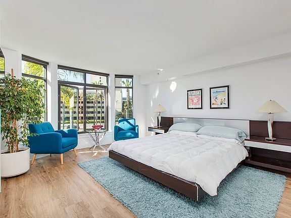 2nd image of 500 W Harbor Dr Unit 107