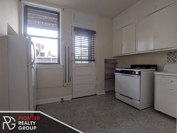 4th image of 4407 N Wolcott Ave #4411A1