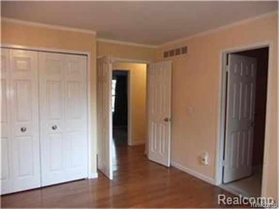 4th image of 28425 Lake Park Dr
