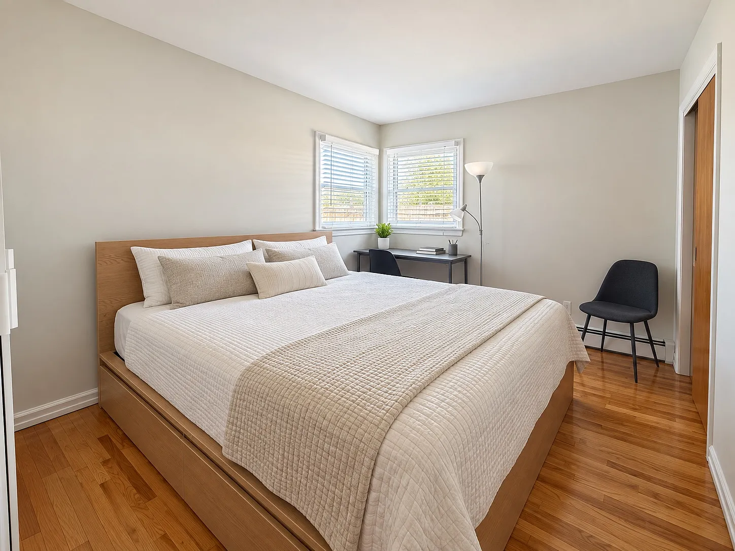 4 bed, 1900 sqft, $3,950 — Photo 3
