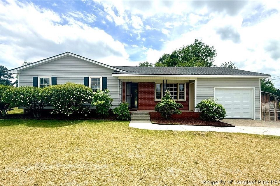 1st image of 832 Fresno Dr