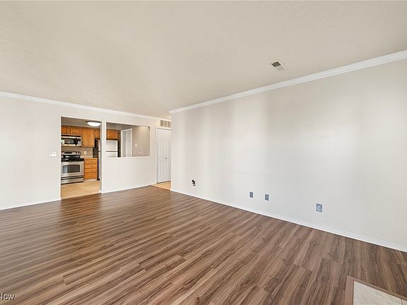 5th image of 1328 Cedarwood Dr APT A2
