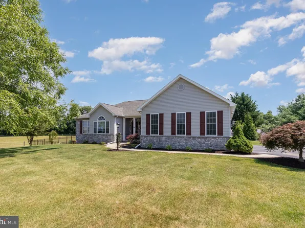 123 Stonehouse Rd, Carlisle, PA 17015