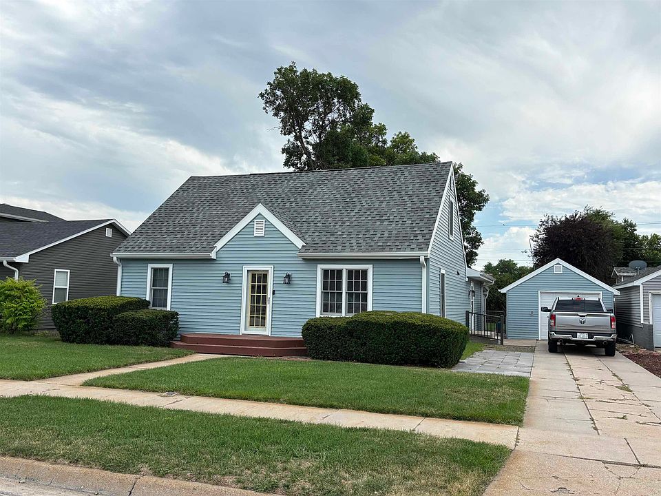 1st image of 713 W 14th St