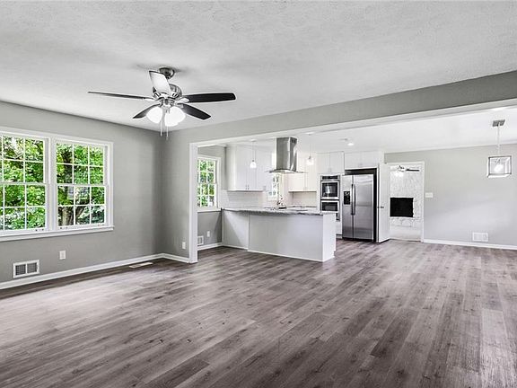 5th image of 3051 Fredrick Dr