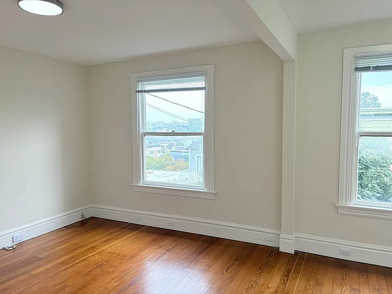14 Leona Ter — Photo 1