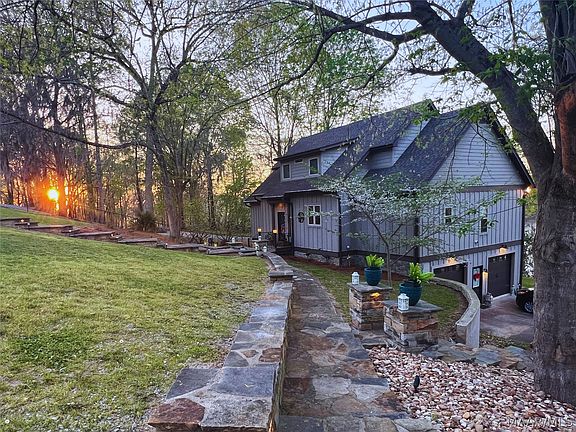 2nd image of 2581 River Ridge Pkwy