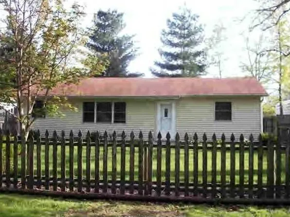 115 E Hight St, Macon, IL 62544