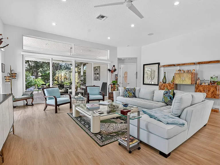 7843 Villa D Este Way — Photo 12