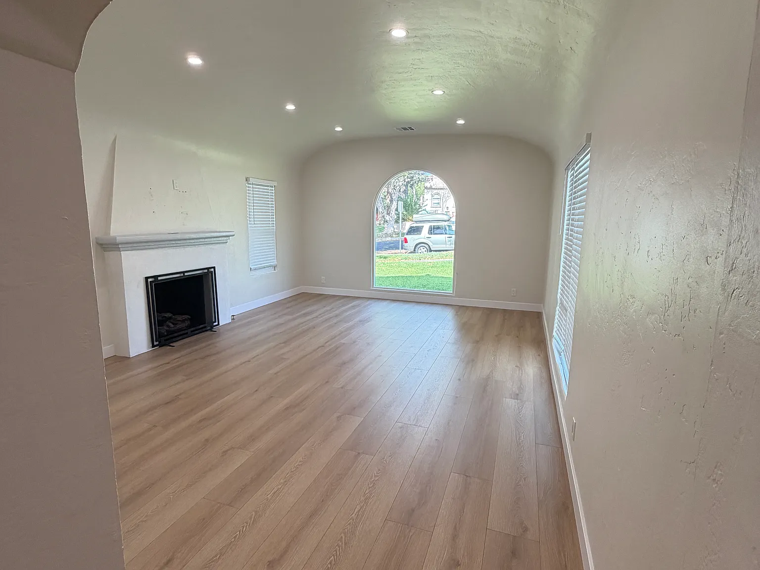 4 bed, 1534 sqft, $5,500 — Photo 3