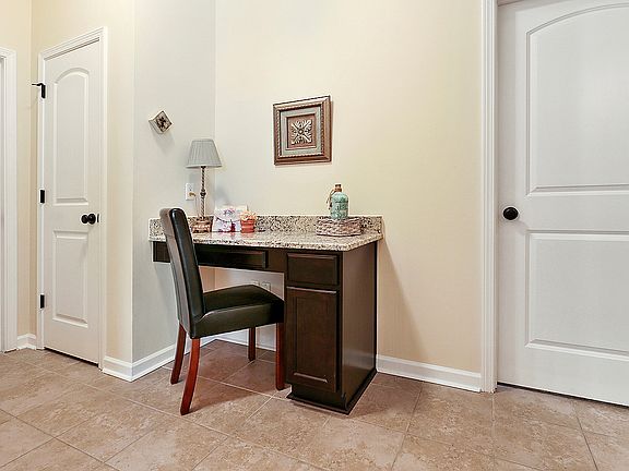 4th image of 16530 Gallion Dr