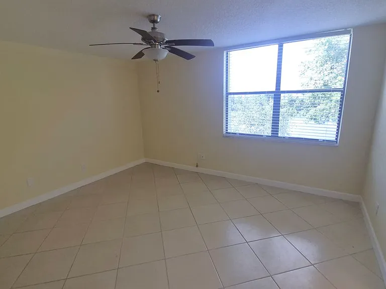 820 Lavers Cir #G409 — Photo 15