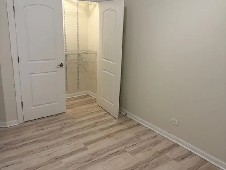 Where Convenience Meets Comfort Updated 23 Beds by the Morse Red Line — Photo 8