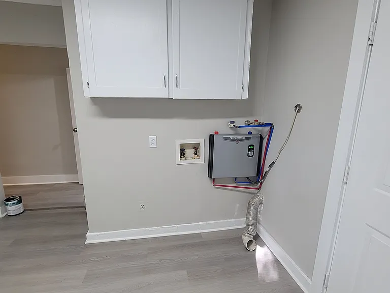 1647 S Saint Andrews St #2 — Photo 11