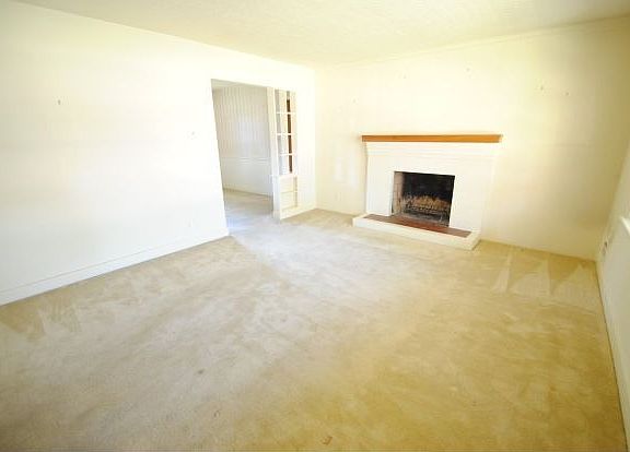 4th image of 307 Bobby Jones Dr