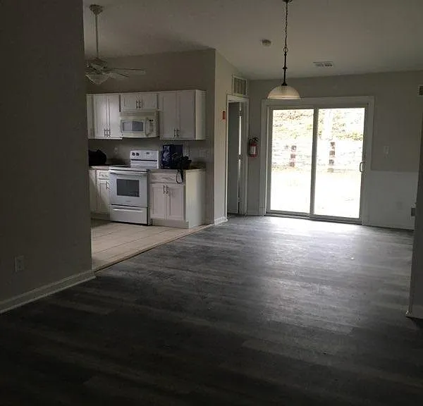 45 Deck St — Photo 3