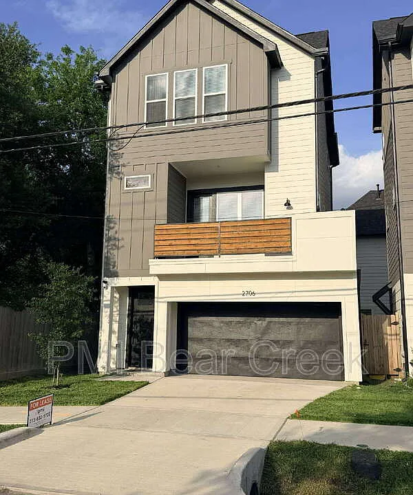 2706 Cochran St