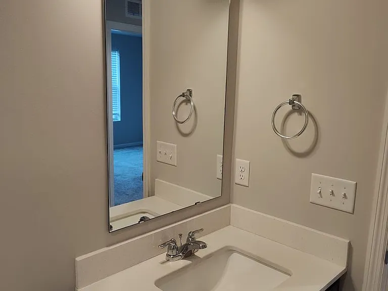 5236 Hampton St NE — Photo 3