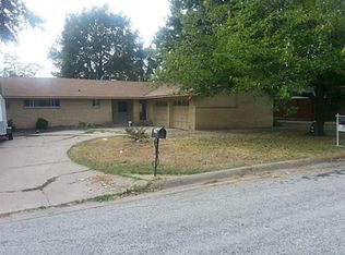 2711 Rix St, Commerce, TX 75428