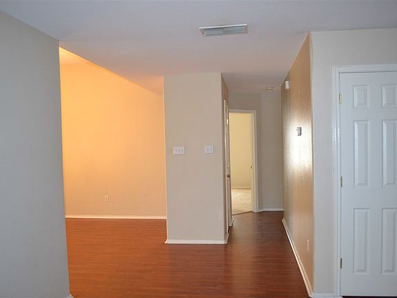4th image of 2124 Lima Loop