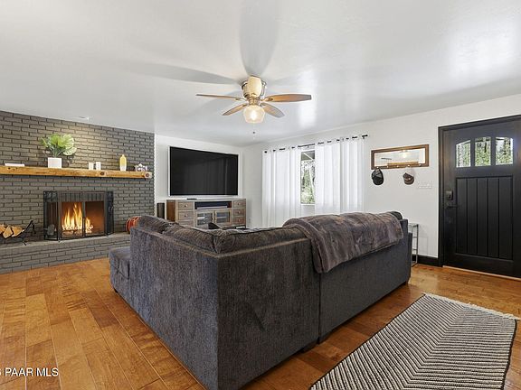 4th image of 1136 S Hill Dr