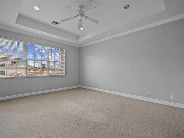 4902 Vine Cliff Way E — Photo 10