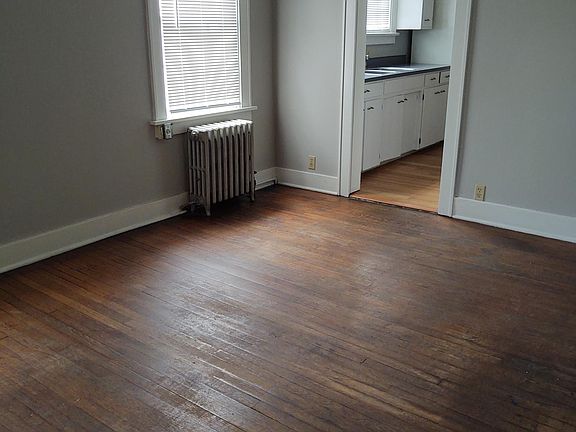 5th image of 1004 Gaston Ave #Top