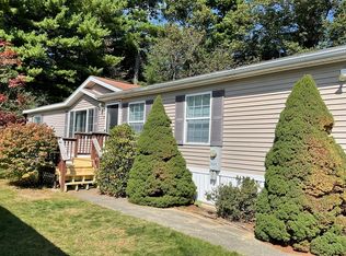 22 Medallion Rd, Holbrook, MA 02343
