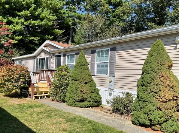 22 Medallion Rd, Holbrook, MA 02343