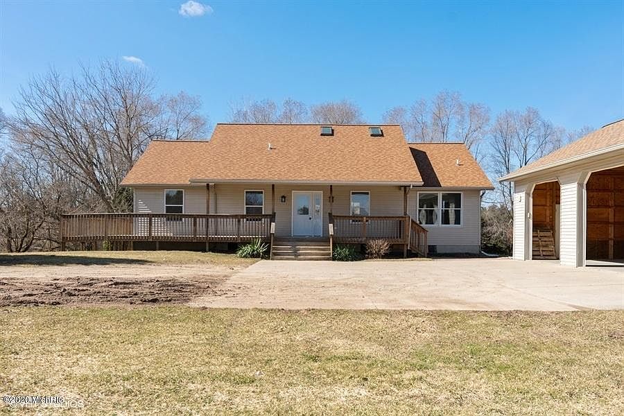 1st image of 1219 Indian Lakes Rd NE