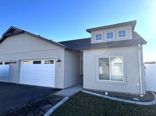 6408 Sandstone Dr, Pasco, WA 99301