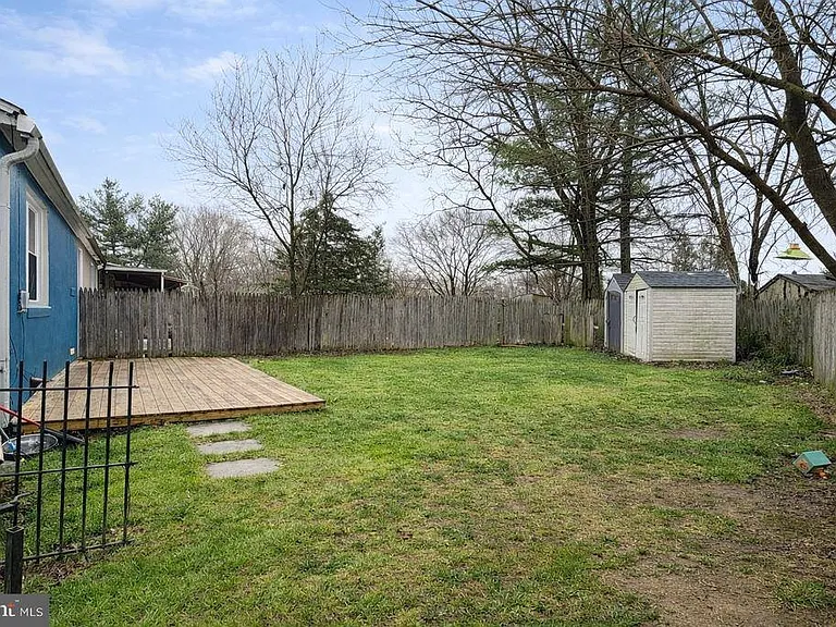 403 Denver Ct — Photo 12