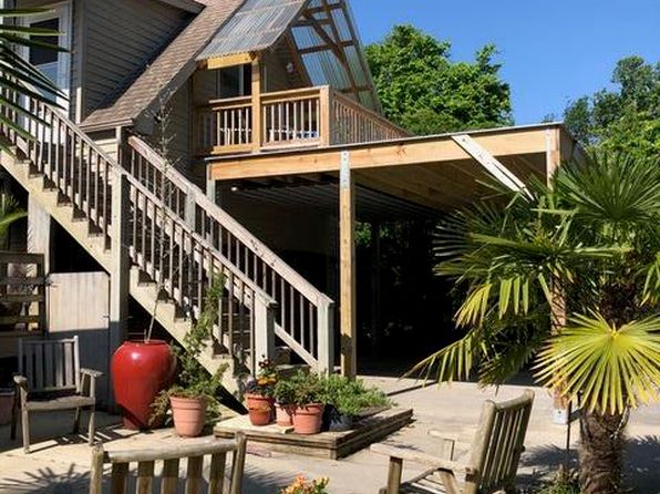 464 Russells Creek Rd