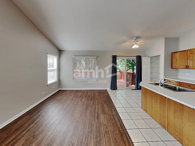 3131 Melbourne Ln — Photo 8