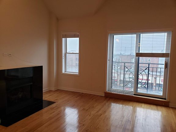 2nd image of 1021 S Western Ave