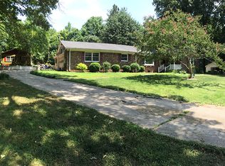 1929 Wellington Rd, Burlington, NC 27217