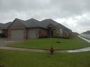 629 Nathan Ln, Moore, OK 73160