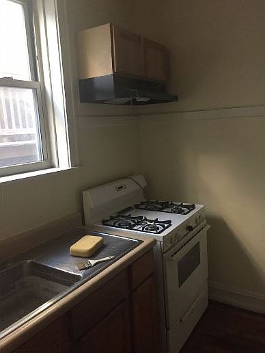 1st image of 649 N Austin Blvd #2nd