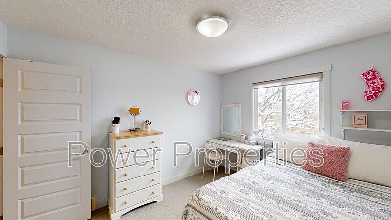 Calgary Townhouse for rent - 3 Bedrooms — photo 21