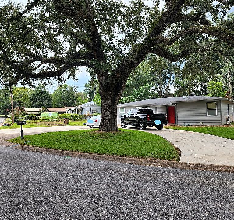2nd image of 4164 Tamworth Dr