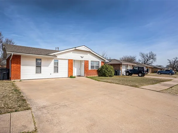 6419 NW Arrowhead Dr, Lawton, OK 73505