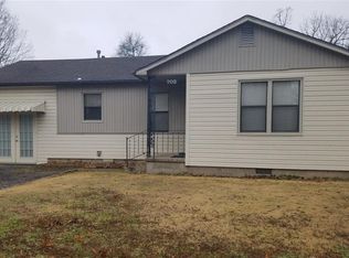 702 Sherman St, Springdale, AR 72764